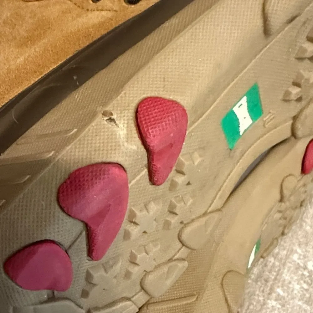 Cougar Originals Maple Sugar Winter Boots.